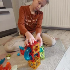 Magnetklotsid - valgustusega pallirada (75 osa) Soodukas.Com