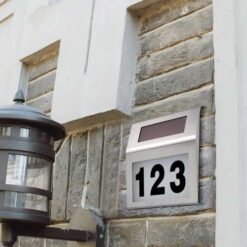 Valgustatud majanumber päikesepaneeliga Soodukas.Com