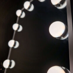 LED meigipeegel 12 pirniga 30x40cm Soodukas.Com