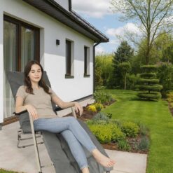 Kokkupandav lamamistool reguleeritava seljatoe ja pehme kattega Soodukas.Com