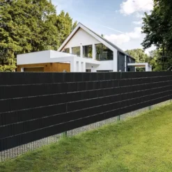 Alternative view of Aialint 19cm x 35m – privaatsuslint aiapiirdele + 25 klambrit