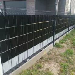 Aialint 19cm x 35m – privaatsuslint aiapiirdele + 25 klambrit Soodukas.Com