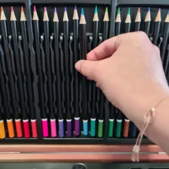 Suur kunstitarvete komplekt puidust kohvris (130 osa) Soodukas.Com