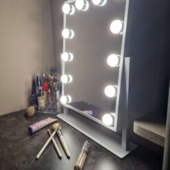 LED meigipeegel 12 pirniga 30x40cm Soodukas.Com