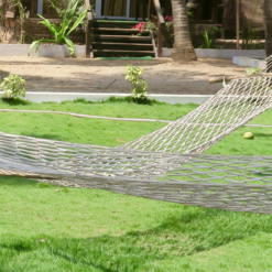 Hamak ogrodowy sznurkowy siatka drewniane poprzeczki boho pleciony biały Soodukas.Com