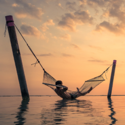 Hamak ogrodowy sznurkowy siatka drewniane poprzeczki boho pleciony biały Soodukas.Com