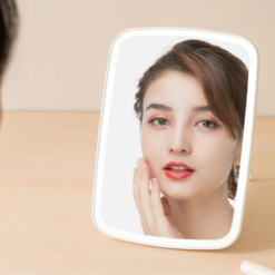 Valgustusega meigipeegel Soodukas.Com